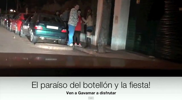 Imagen 7 extra�da de un video grabado por un grupo de vecinos de Gav� Mar sobre las molestias que algunos clientes de la discoteca EL ROW de Viladecans provocan en Gav� Mar (25 Diciembre 2011)